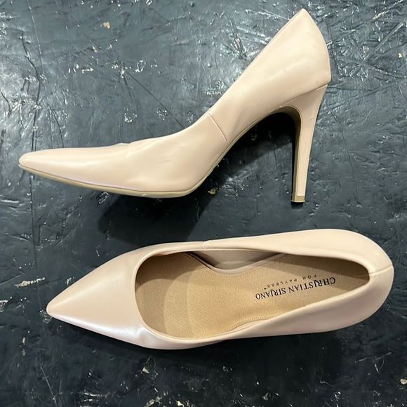 Christian Siriano Shoes - Christian Siriano 11 Nude Heels Pointed Toe Soft Leather Cream